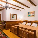 Castle Park Hotel Berat