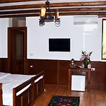Castle Park Hotel Berat