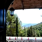 Castle Park 3* Berat
