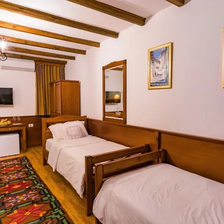 Castle Park Hotel Berat