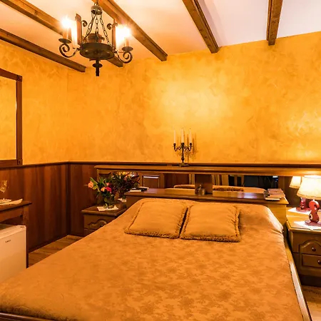 Castle Park 3* Berat