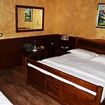 Castle Park Hotel
