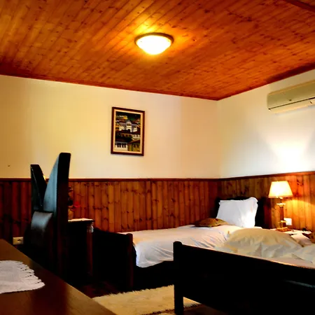 Castle Park מלון בראט