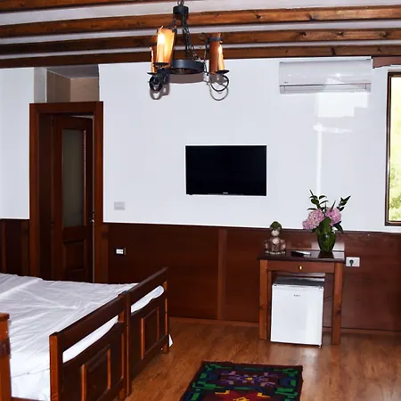 Castle Park Hotel Berat