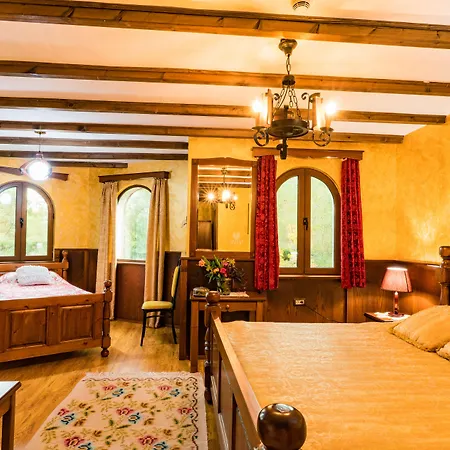 Castle Park Отель 3*