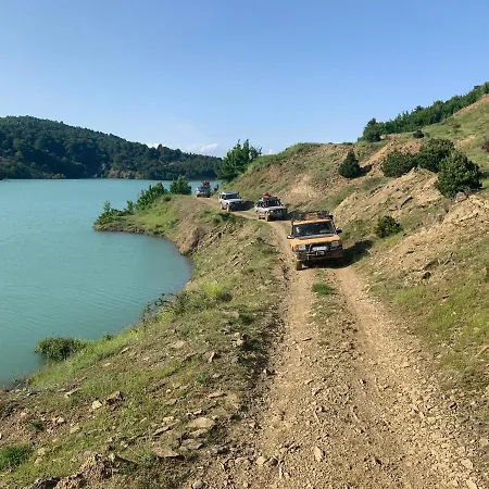 Castle Park מלון בראט