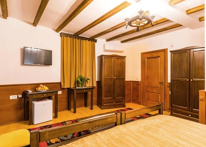 Castle Park 3* Berati