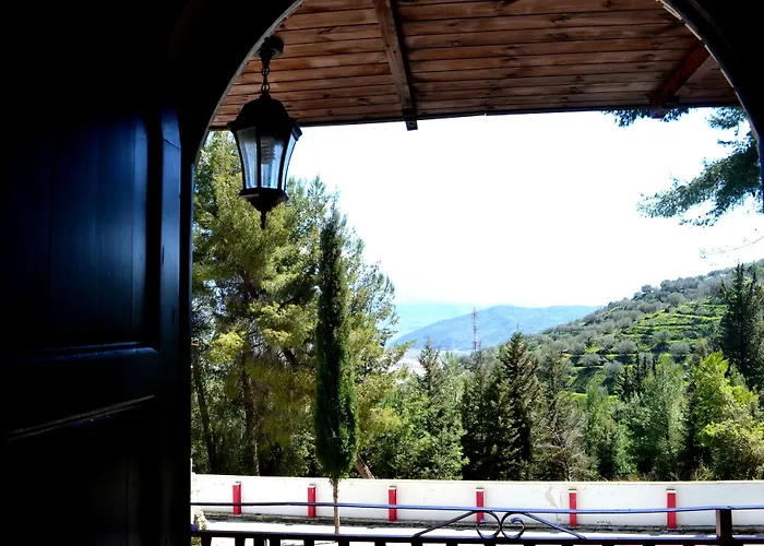 Castle Park 3* Berat